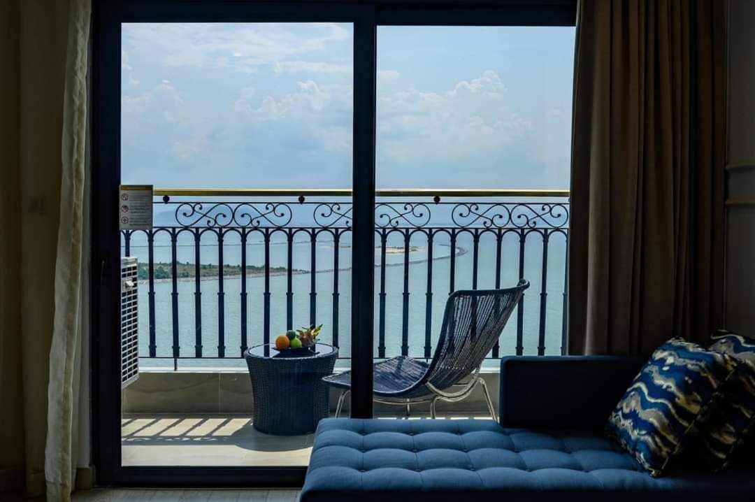 Golden Apartment With Sea View Da Nang Luaran gambar