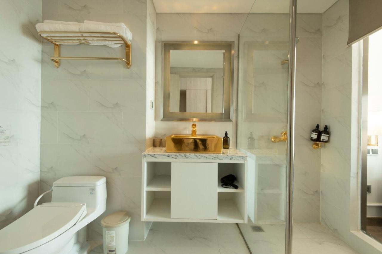 Golden Apartment With Sea View Da Nang Luaran gambar