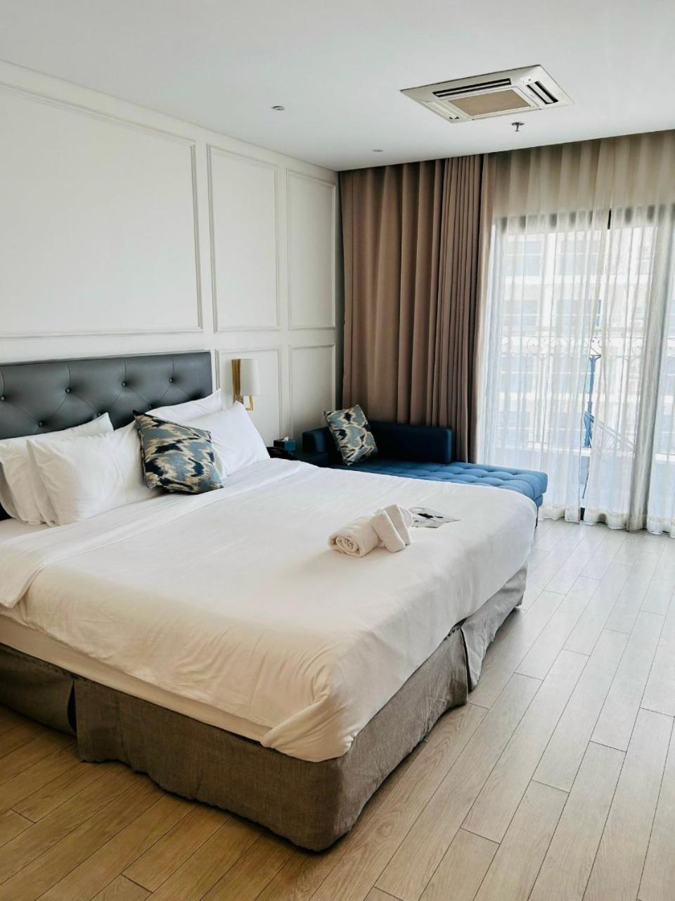 Golden Apartment With Sea View Da Nang Luaran gambar