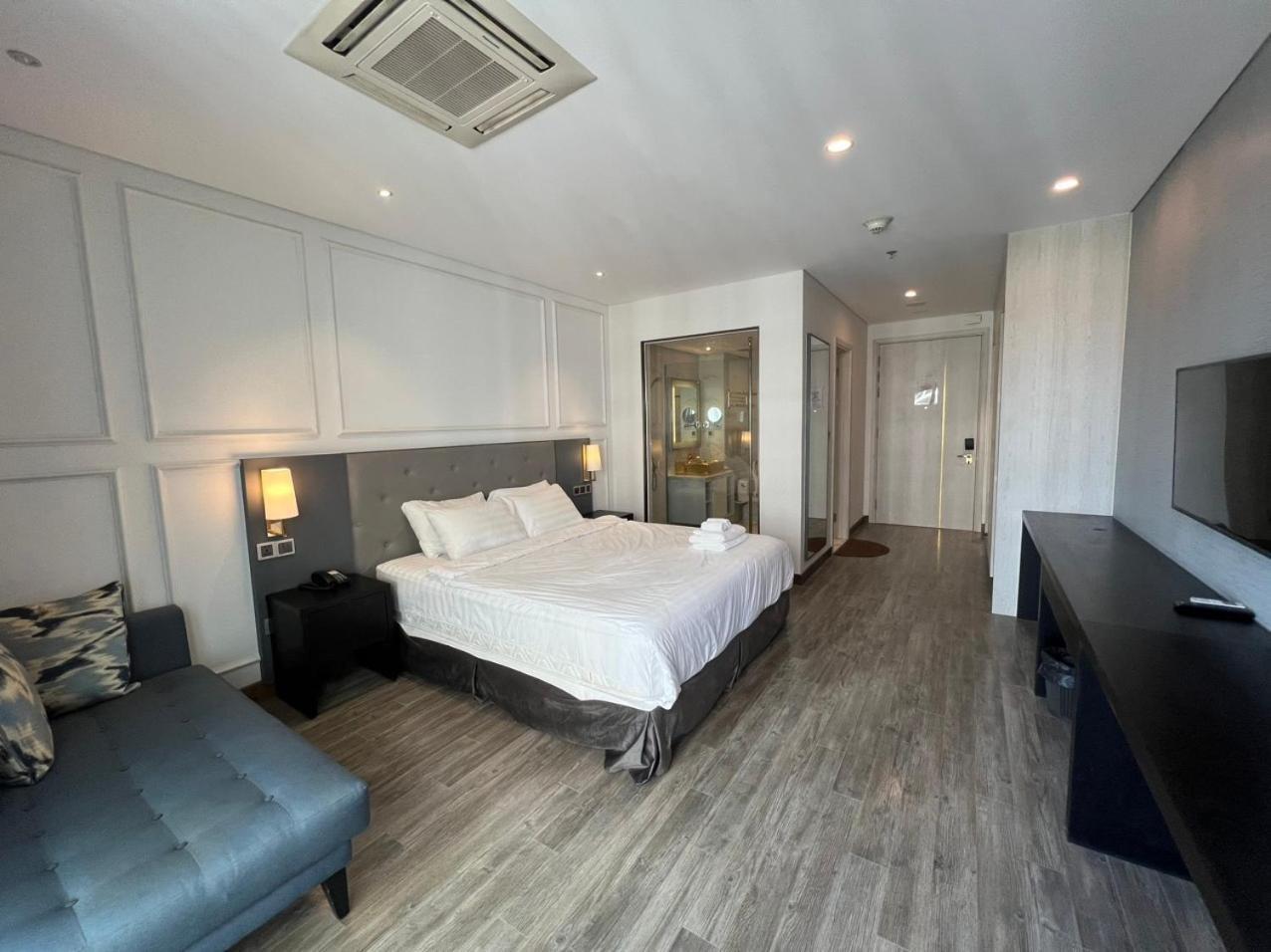 Golden Apartment With Sea View Da Nang Luaran gambar